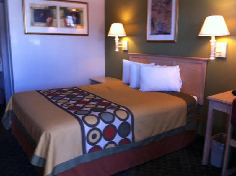 Hotel Super 8 By Wyndham Fredericksburg Exterior foto